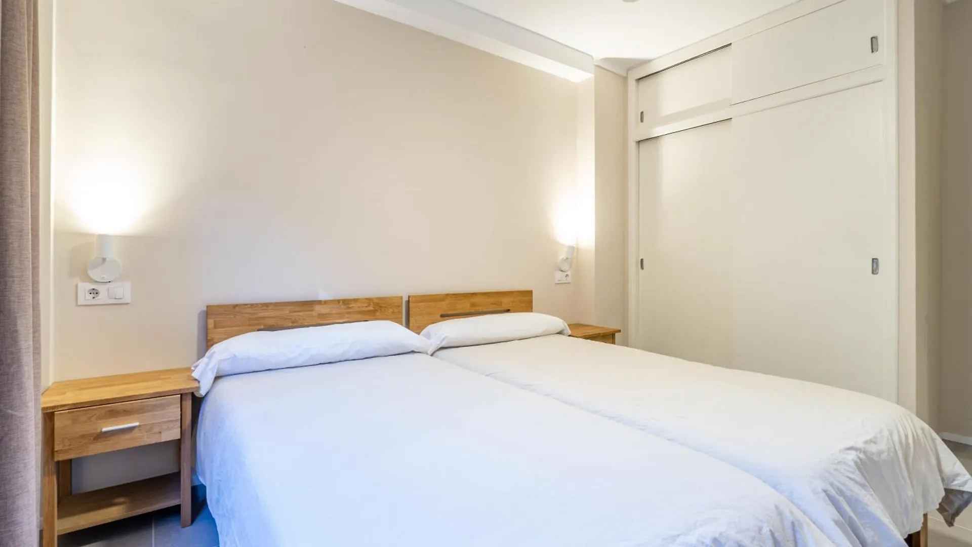 Ponent Cala Ratjada Apartments G  كالا راتخاذا